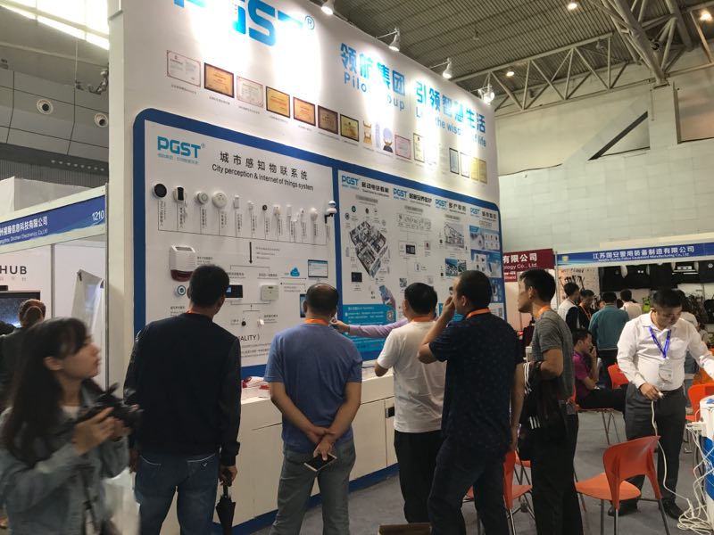领航卫士强势登陆2017中国-亚欧安防博览会