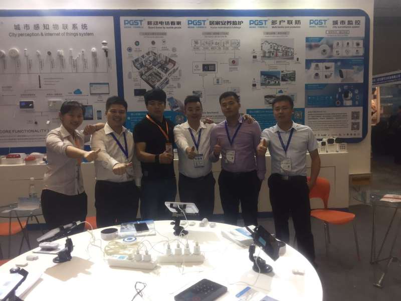 领航卫士强势登陆2017中国-亚欧安防博览会
