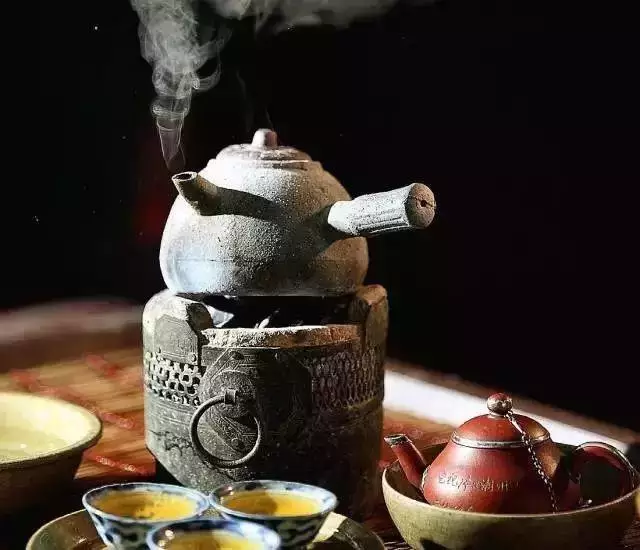 ”警惕一氧化碳中毒，女子围炉煮茶三小时险丧命”